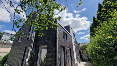 Rückseite mit Kaminanschluss - 