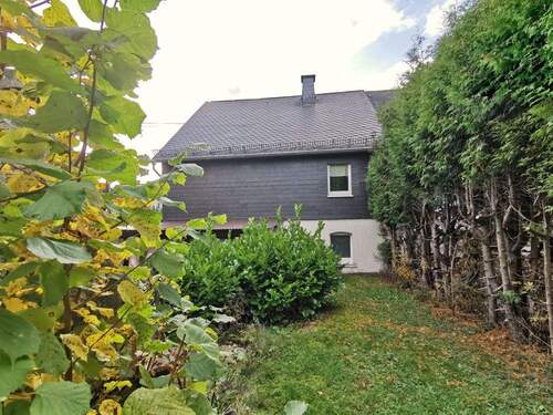 Hausansicht Rückseite - 7 Zimmer Doppelhaushälfte zum Kaufen in Rehe