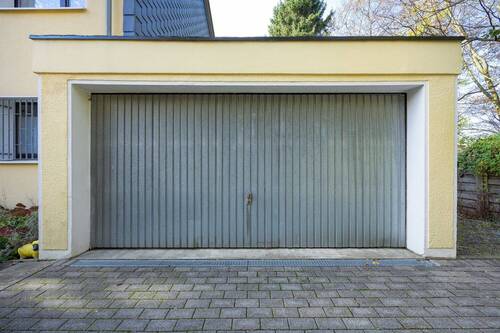 große Garage - 