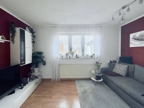 Gemütliches Wohnzimmer - 3 Zimmer Etagenwohnung zum Kaufen in Eschborn