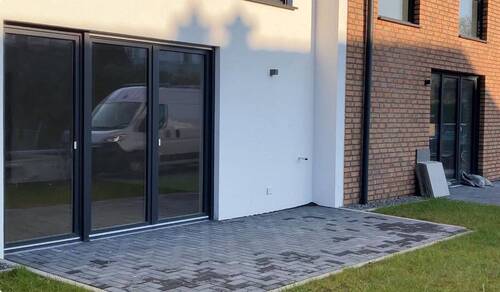 Terrasse mit eigenem Garten - 