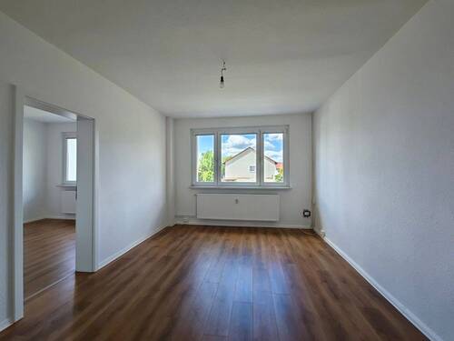 Wohnzimmer - 2 Zimmer Etagenwohnung zur Miete in Zwenkau