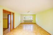 Wohnzimmer - 6 Zimmer Einfamilienhaus zum Kaufen in Fellbach
