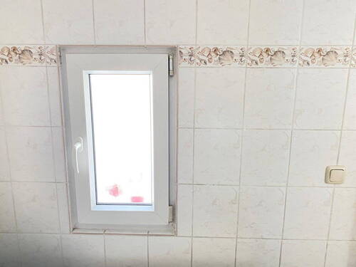 Fenster Duschbad EG - 