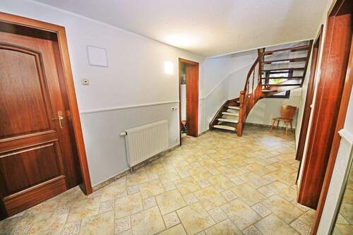 Flur- / Treppenbereich im Keller - 