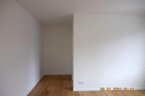 Schlafzimmer mit Stellfläche beim Zugang Bad - 