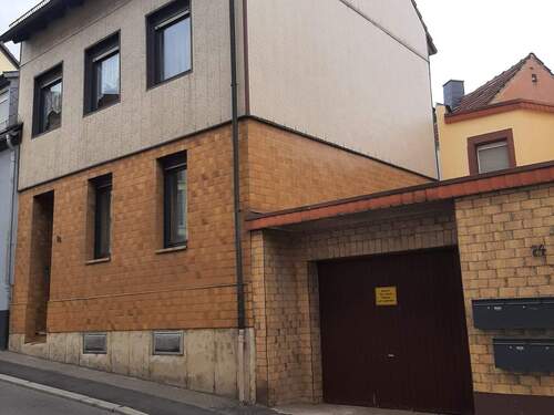 20251017_165420.jpg - Einfamilienreihenhaus mit kleiner Terrasse in zentraler Lage