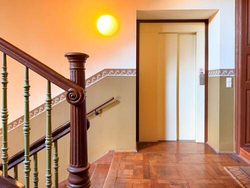 Personenaufzug - 2 Zimmer Etagenwohnung in Leipzig