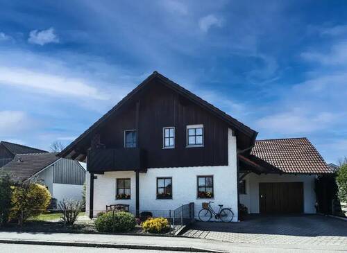 Außenansicht 1 - 6 Zimmer Mehrfamilienhaus, Wohnhaus zum Kaufen in Emmerting