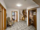 EG - Flur.jpg - Mehrfamilienhaus, Wohnhaus mit 164,00 m&sup2; in Emmerting zum Kaufen