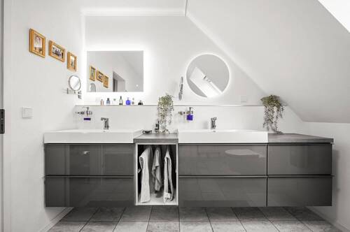 Moderne Badezimmermöbel - 