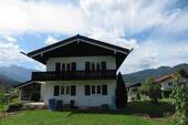 Garten mit Hausansicht - 5 Zimmer Einfamilienhaus in Schönau am Königssee
