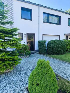 Bild 1 - Charmantes Reihenmittelhaus in begehrter Lage von Meerbusch-Lank Latum