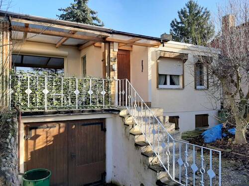 Treppenaufgang zum Haus - 4 Zimmer Einfamilienhaus zum Kaufen in Leipzig