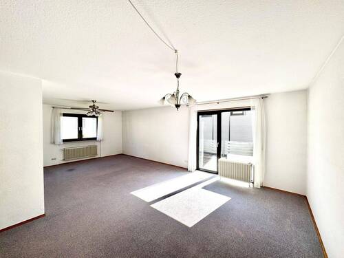 Wohnzimmer - 4 Zimmer Einfamilienhaus zum Kaufen in Kaiserslautern