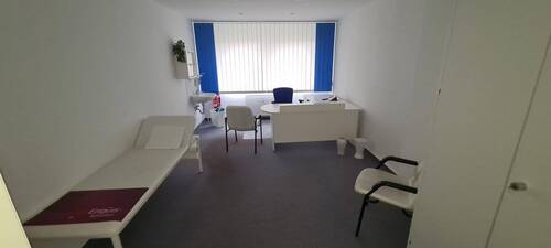 Behandlungszimmer - Büro mit 140,00 m&sup2; in Gera zur Miete