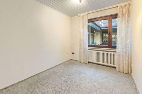 Schlafzimmer I EG - Doppelhaushälfte mit 118,00 m&sup2; in Leverkusen zum Kaufen