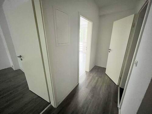 Diele - 2 Zimmer Etagenwohnung zur Miete in Duisburg