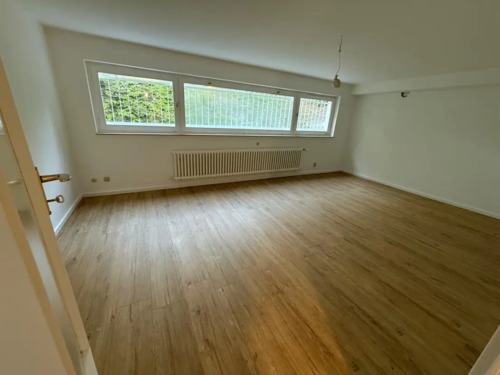 eebb4cd9-d148-4ce5-ae84-e87148c87c46-1961357393 - 