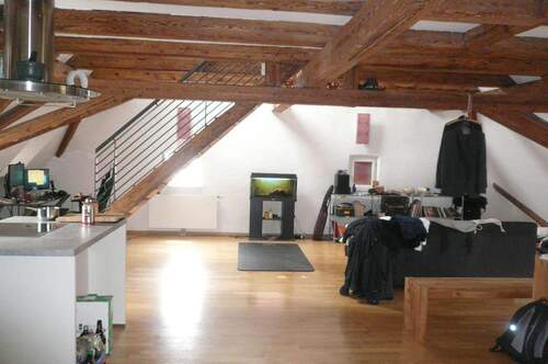 heller Wohn-Essbreich - 