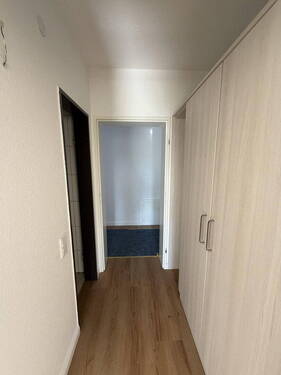 Zwischenflur mit Einbauschrank - 