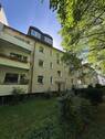 Hausansicht - Renovierte 2 Zimmerwohnung mit Balkon in Ahrensburg