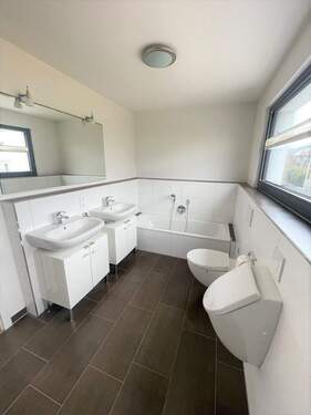 Modernes Tageslichtbad OG - 