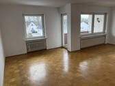 Wohnzimmer 1 - 3 Zimmer Etagenwohnung zum Kaufen in Karlsfeld