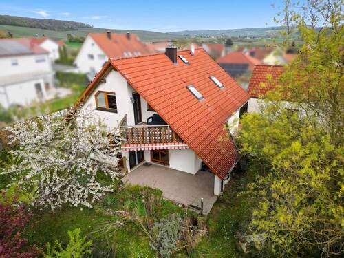 Außenaufnahme - 5 Zimmer Mehrfamilienhaus, Wohnhaus zum Kaufen in Eisenheim