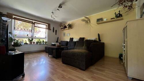 Wohnzimmer - Doppelhaushälfte mit 109,80 m&sup2; in Bellenberg zum Kaufen
