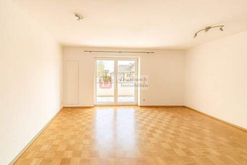 Wohn- und Essbereich - Virtual Staging - Top!! City- und Messe-nahe 2-Zimmer-Wohnung mit 2 Balkonen