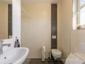 Gäste-WC mit Dusche - 