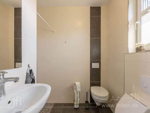 Gäste-WC mit Dusche - 