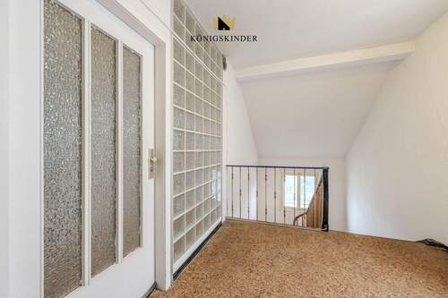 Treppenhaus - Etagenwohnung mit 104,00 m&sup2; in Stuttgart / Stuttgart-West zum Kaufen