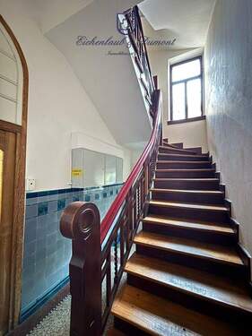 Treppenaufgang - 4 Zimmer Etagenwohnung in Saarbrücken / Sankt Johann