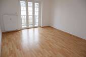 Wohnzimmer - Wohnen am Heimgarten zwei Balkone 2. OG Stellplatz u.v.m.