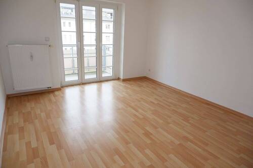 Wohnzimmer - Wohnen am Heimgarten zwei Balkone 2. OG Stellplatz u.v.m.