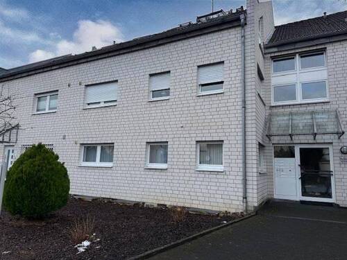 Hausansicht - 3 Zimmer Etagenwohnung zum Kaufen in Bielefeld