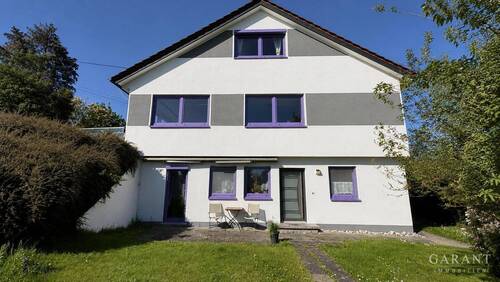 Außen mit Eingangstür Einliegerwohnung - 8 Zimmer Einfamilienhaus zum Kaufen in Abtsgmünd