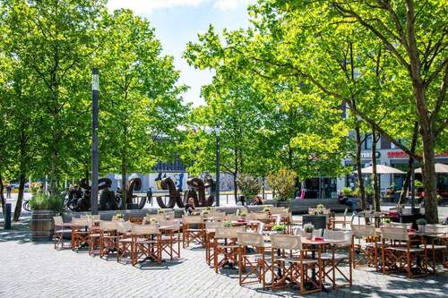 Platz vor der Uber Arena - 