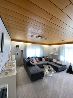 7f6c8fb9-34f4-4047-afbb-ee0f96884b27-1900532101 - 