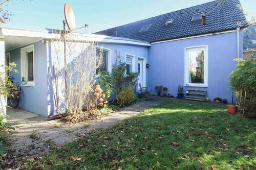 Hausansicht (2) - 4 Zimmer Doppelhaushälfte zum Kaufen in Hamburg