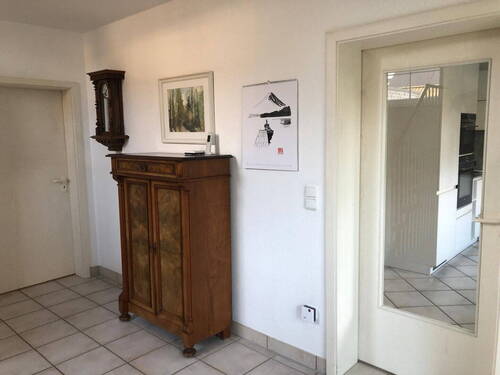 Diele / Eingang und Tür Küche - 