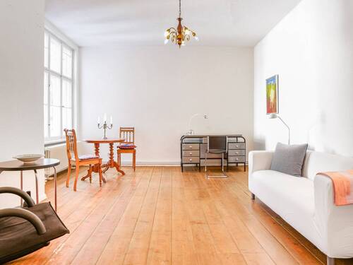 Courtyard Mood - Courtyard Mood - Gepflegte Altbauwohnung mit angenehmem Ambiente in Hinterhoflage nahe Lietzensee