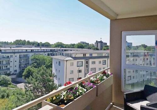 Ausblick Balkon - Etagenwohnung mit 75,00 m² in Köln zur Miete