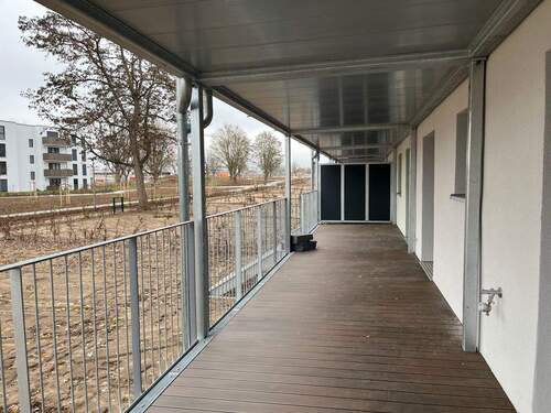 Balkon mit Gartenzugang - Helle 5-Zimmer-Wohnung mit großem Garten und EBK!