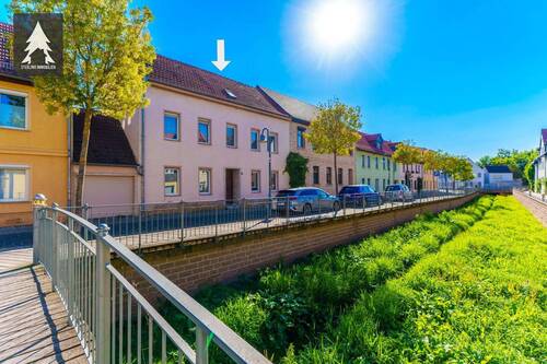 Haus Straßenseite - 6 Zimmer Reihenmittelhaus zum Kaufen in Sangerhausen