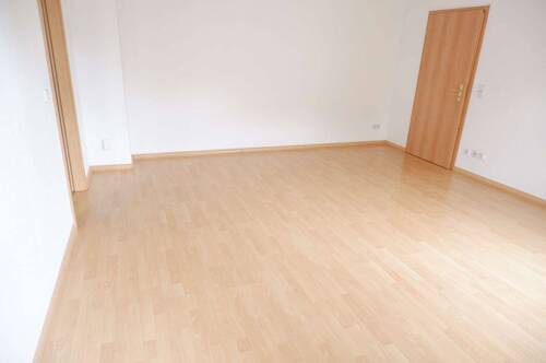 Wohnzimmer - Etagenwohnung mit 52,80 m&sup2; in Chemnitz zur Miete