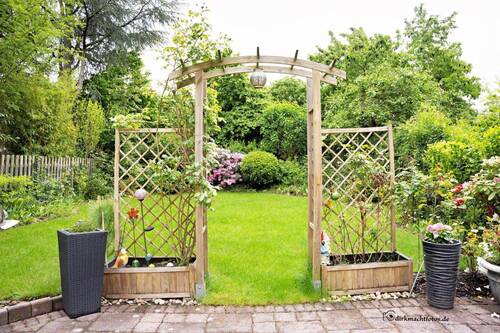 Blick v. Veranda in den Garten - 