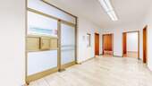 Eingangsbereich - Flur - 6 Zimmer Büro zur Miete in Pirmasens